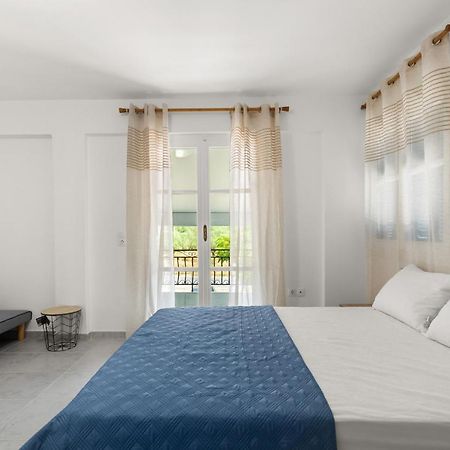 Nikolas Apartments Stoupa Levktron Luaran gambar