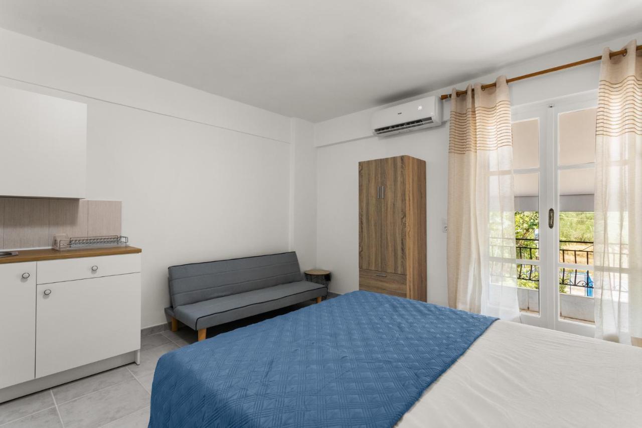 Nikolas Apartments Stoupa Levktron Luaran gambar